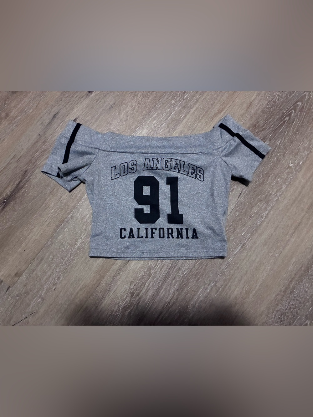 OFF SHOULDER CROP TOP SIZE SMALL